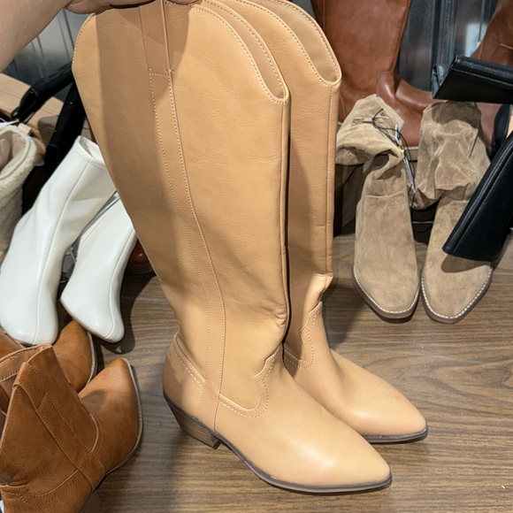 Sommer Light Brown Boots - Picture 2 of 4